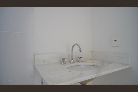 Apartamento à venda com 75m², 3 quartos e 1 vaga Apartamento à venda com 75m², 3 quartos e 1 vagaBanheiro da Suíte 1