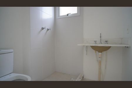 Apartamento à venda com 75m², 3 quartos e 1 vaga Apartamento à venda com 75m², 3 quartos e 1 vagaBanheiro da Suíte 1