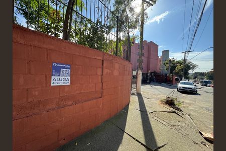 Fachada com PLACA de apartamento para alugar com 2 quartos, 54m² em Aliança, Osasco