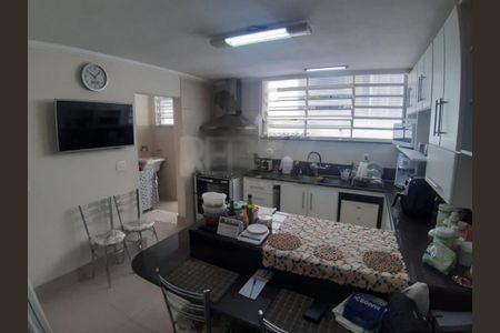 Casa à venda com 4 quartos, 373m² em Vila Rossi e Borchi, Campinas