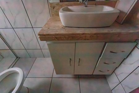 Casa para alugar com 240m², 4 quartos e 2 vagas Casa para alugar com 240m², 4 quartos e 2 vagasBanheiro da suíte