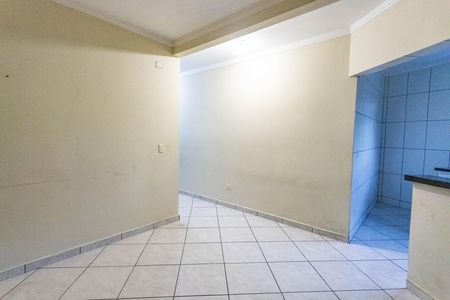 Casa para alugar com 240m², 4 quartos e 2 vagas Casa para alugar com 240m², 4 quartos e 2 vagasSala