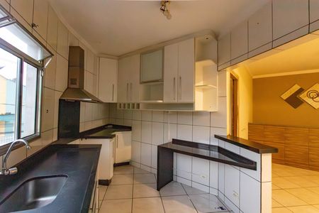 Casa para alugar com 240m², 4 quartos e 2 vagas Casa para alugar com 240m², 4 quartos e 2 vagasCozinha