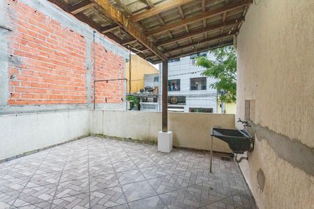 Casa para alugar com 240m², 4 quartos e 2 vagas Casa para alugar com 240m², 4 quartos e 2 vagasÁrea de serviço