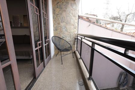 Sacada de casa à venda com 3 quartos, 420m² em Campestre, Santo André