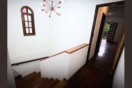 Casa à venda com 156m², 4 quartos e 4 vagasCorredor