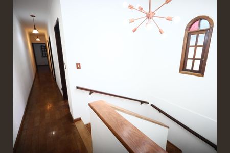 Corredor de casa à venda com 4 quartos, 156m² em Cipava, Osasco