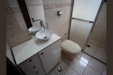 Casa à venda com 156m², 4 quartos e 4 vagasBanheiro 2