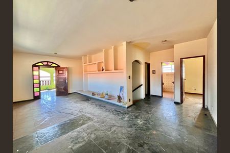 Casa à venda com 4 quartos, 360m² em Santa Ines, Belo Horizonte