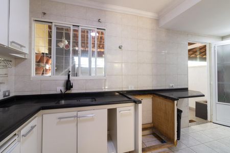 Cozinha de casa de condomínio à venda com 2 quartos, 86m² em Parque Ipe, São Paulo