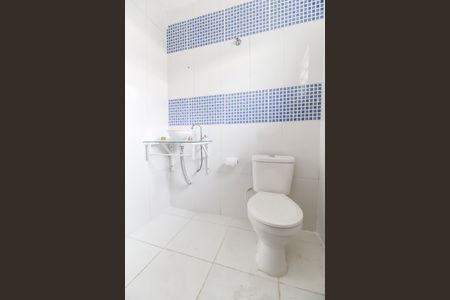 Banheiro de casa para alugar com 2 quartos, 126m² em Vila Santo Antonio, Carapicuíba
