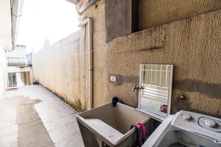 Área de Serviço de casa para alugar com 2 quartos, 126m² em Vila Santo Antonio, Carapicuíba