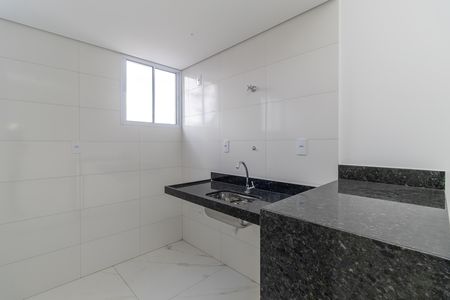 Apartamento à venda com 50m², 2 quartos e 2 vagas Apartamento à venda com 50m², 2 quartos e 2 vagasCozinha e Área de Serviço