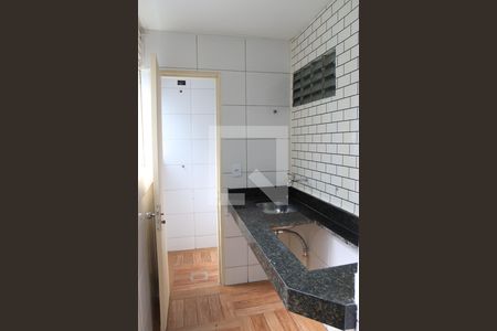 Cozinha e Área de Serviço de apartamento para alugar com 3 quartos, 160m² em Vila São João, Goiânia