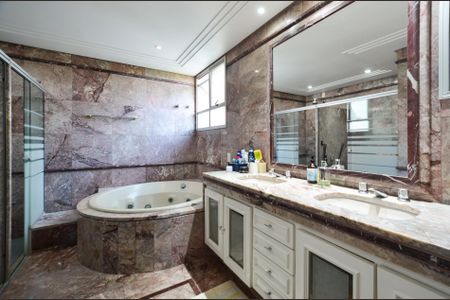 Banheiro Suíte Master de apartamento à venda com 4 quartos, 230m² em Santo Agostinho, Belo Horizonte