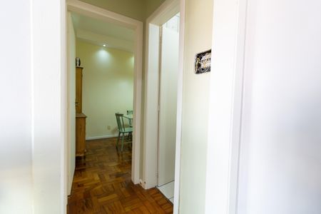 Apartamento à venda com 48m², 3 quartos e sem vaga Apartamento à venda com 48m², 3 quartos e sem vagaCorredor