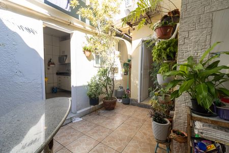 Apartamento à venda com 48m², 3 quartos e sem vaga Apartamento à venda com 48m², 3 quartos e sem vagaQuintal