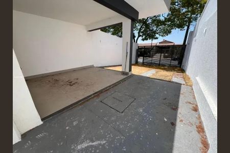 Casa à venda com 3 quartos, 200m² em Copacabana, Belo Horizonte