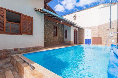 Casa para alugar com 210m², 4 quartos e 2 vagas Casa para alugar com 210m², 4 quartos e 2 vagasÁrea comum