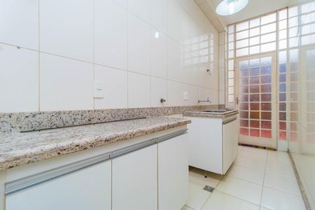 Casa para alugar com 210m², 4 quartos e 2 vagas Casa para alugar com 210m², 4 quartos e 2 vagasCozinha