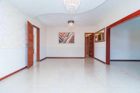 Casa para alugar com 210m², 4 quartos e 2 vagas Casa para alugar com 210m², 4 quartos e 2 vagasSala