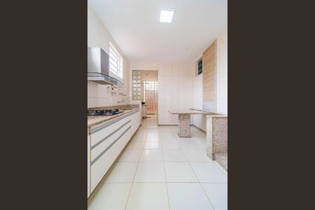 Cozinha de casa à venda com 4 quartos, 210m² em Itapoã, Belo Horizonte