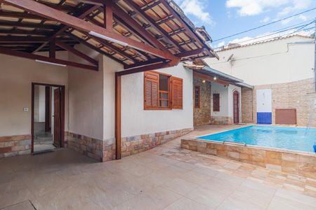 Área comum de casa à venda com 4 quartos, 210m² em Itapoã, Belo Horizonte