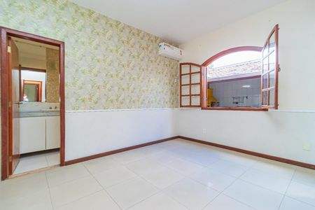 Casa para alugar com 210m², 4 quartos e 2 vagas Casa para alugar com 210m², 4 quartos e 2 vagasSuíte