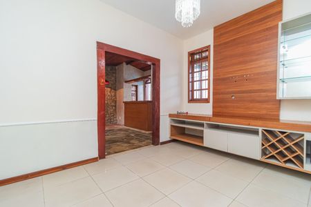 Casa para alugar com 210m², 4 quartos e 2 vagas Casa para alugar com 210m², 4 quartos e 2 vagasSala