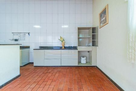 Casa para alugar com 210m², 4 quartos e 2 vagas Casa para alugar com 210m², 4 quartos e 2 vagasCozinha