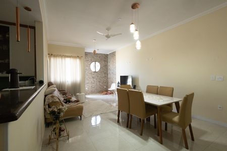 Casa para alugar com 3 quartos, 188m² em Chácaras Reunidas Igarapes, Jacareí