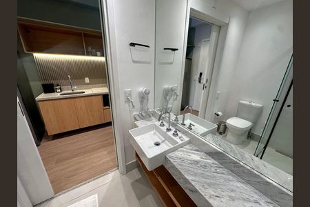 Banheiro de kitnet/studio à venda com 1 quarto, 50m² em Campo Belo, São Paulo