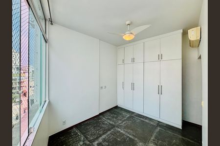 Apartamento para alugar com 74m², 2 quartos e 1 vaga