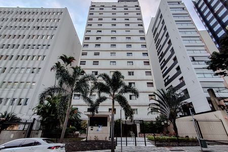 Apartamento para alugar com 95m², 3 quartos e sem vaga Apartamento para alugar com 95m², 3 quartos e sem vagaFachada