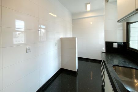 Cozinha de apartamento à venda com 3 quartos, 72m² em São Lucas, Belo Horizonte