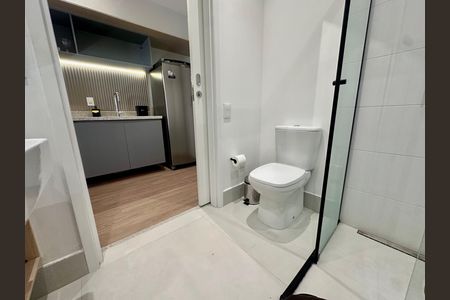 Banheiro de kitnet/studio à venda com 1 quarto, 50m² em Campo Belo, São Paulo