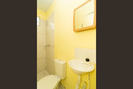 Banheiro de kitnet/studio para alugar com 1 quarto, 30m² em Bangu, Rio de Janeiro