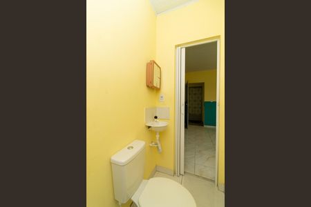 Banheiro de kitnet/studio para alugar com 1 quarto, 30m² em Bangu, Rio de Janeiro