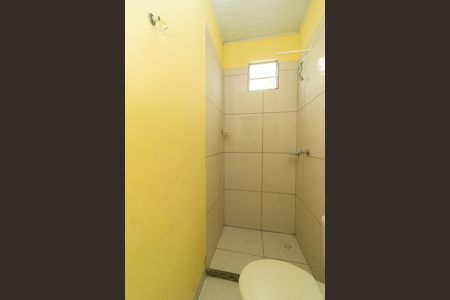 Banheiro de kitnet/studio para alugar com 1 quarto, 30m² em Bangu, Rio de Janeiro