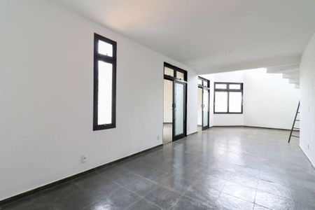 Sala de casa para alugar com 4 quartos, 245m² em Santa Genebra Ii, Campinas