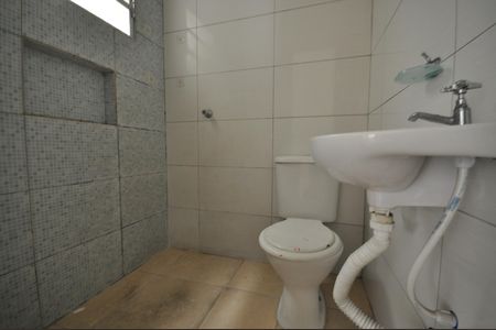 Banheiro de casa para alugar com 1 quarto, 22m² em Parque Novo Mundo, São Paulo