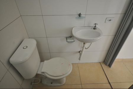 Banheiro de casa para alugar com 1 quarto, 22m² em Parque Novo Mundo, São Paulo