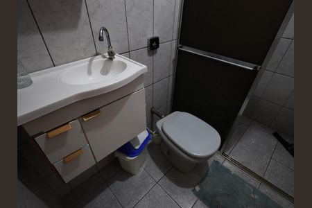 Banheiro de casa à venda com 2 quartos, 125m² em Veloso, Osasco
