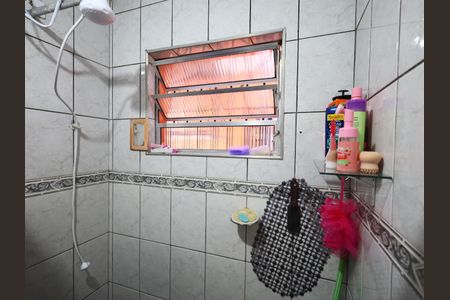Banheiro de casa à venda com 2 quartos, 125m² em Veloso, Osasco