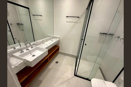 Banheiro de kitnet/studio à venda com 1 quarto, 50m² em Campo Belo, São Paulo