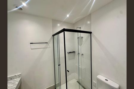 Banheiro de kitnet/studio à venda com 1 quarto, 50m² em Campo Belo, São Paulo