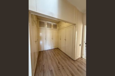 Apartamento para alugar com 4 quartos, 250m² em Santa Cecilia, São Paulo