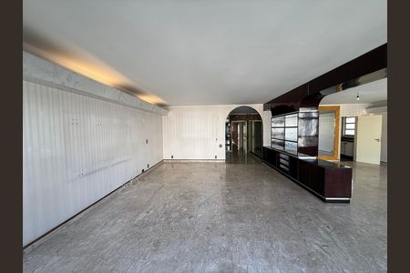 Apartamento para alugar com 4 quartos, 250m² em Santa Cecilia, São Paulo
