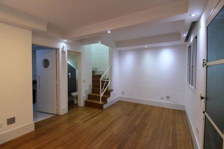 Sala de casa de condomínio à venda com 2 quartos, 86m² em Parque Ipe, São Paulo