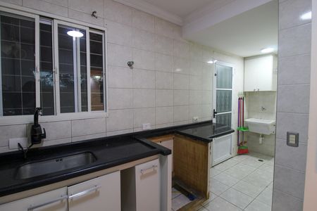 Cozinha de casa de condomínio à venda com 2 quartos, 86m² em Parque Ipe, São Paulo